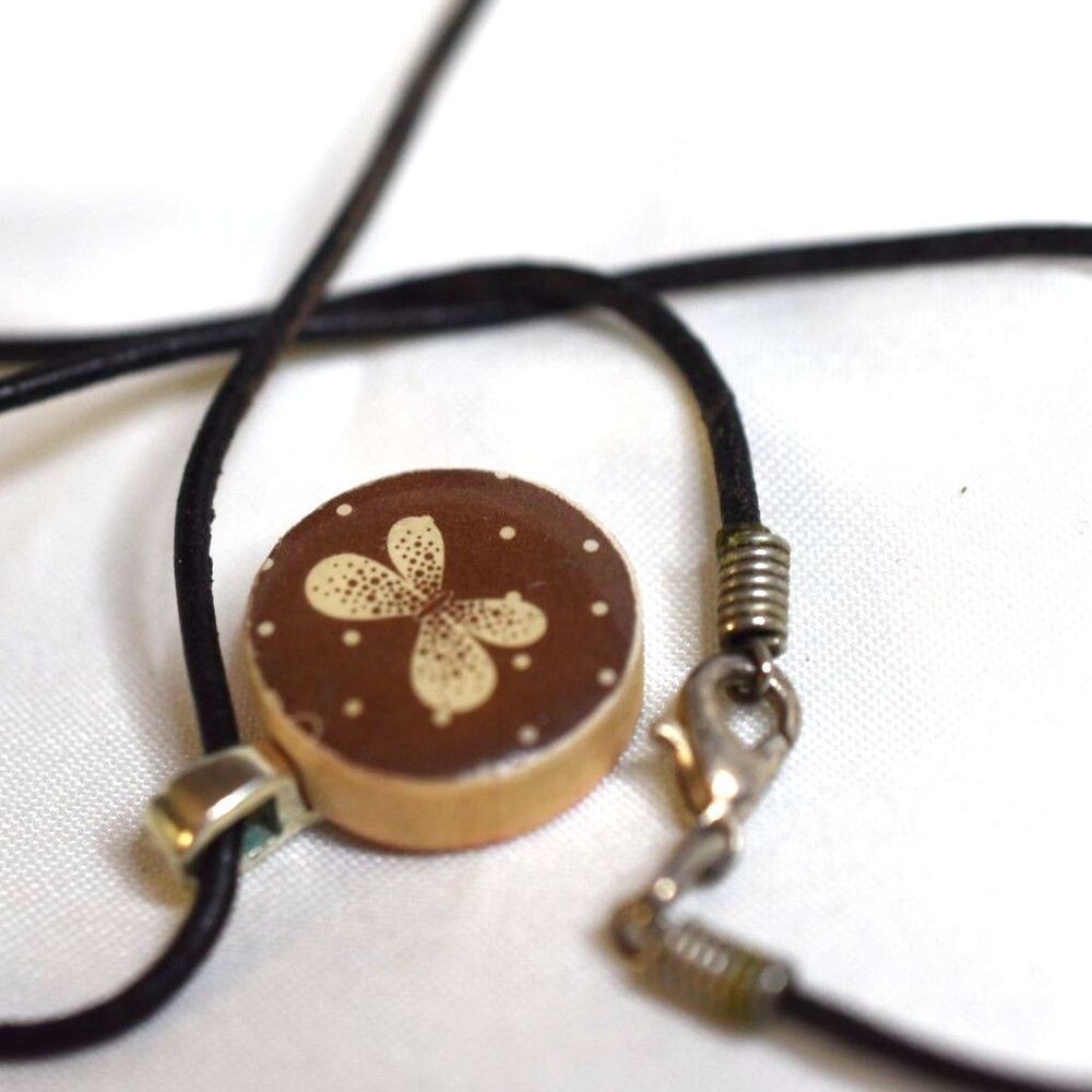 Vtg 70's Engraved Butterfly Round Wood Cameo Black Leather Cord 16" Necklace